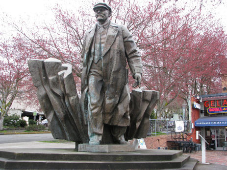 Мэр Сиэтла предложил избавиться от памятника Ленину 