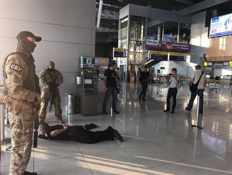 ﻿СБУ викрила на хабарі співробітників поліції харківського аеропорту