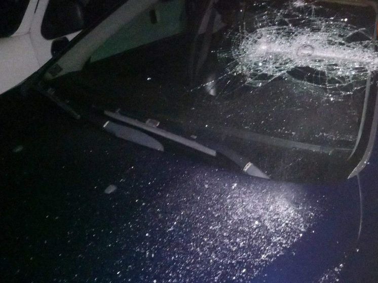 ﻿У Києві обстріляли автомобіль і викрали людину