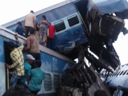﻿В Індії з рейок зійшов поїзд, загинуло не менше ніж 20 осіб
