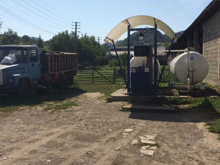 В отдаленных селах Закарпатья полиция обнаружила нелегальные газовые заправки