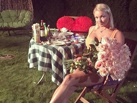 Волочкова показала групповой поход в баню