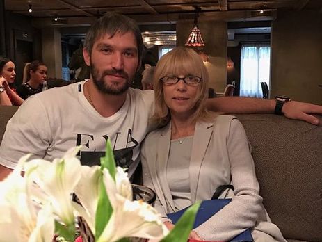 Овечкин показал домашнее видео Глаголевой