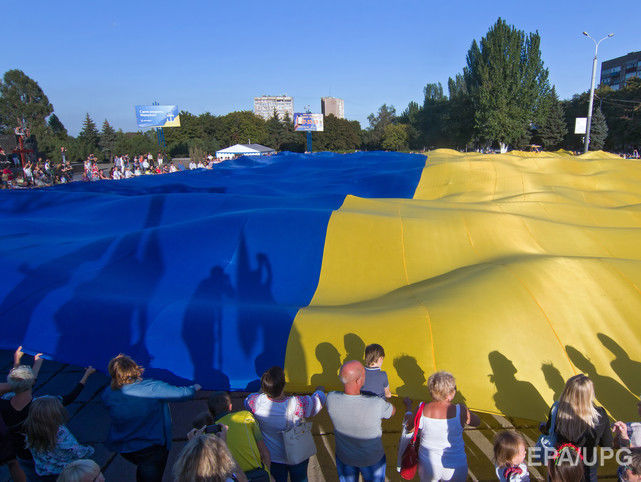 Порошенко поднимет государственный флаг Украины на Софийской площади в Киеве