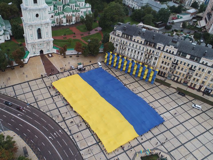 ﻿"Батьківщина" розгорнула найбільший прапор України у світі