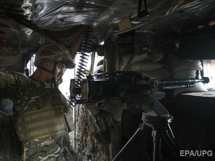 ﻿За добу на Донбасі постраждало двоє українських військових – штаб АТО