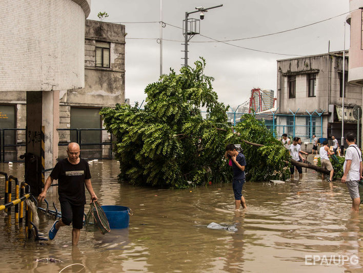 В Китае как минимум девять человек стали жертвами тайфуна "Хато"