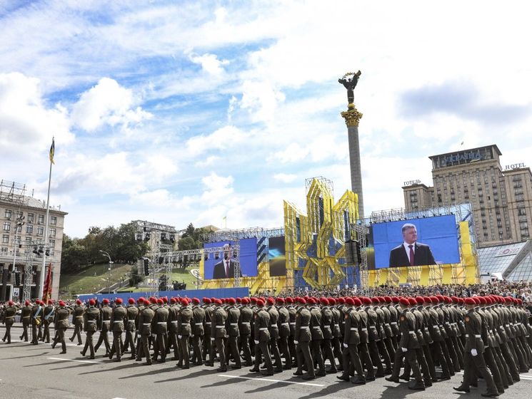 Порошенко присвоил звание Героя Украины двум военнослужащим, одному посмертно