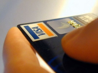 Visa и MasterCard приостановили обслуживание двух российских банков, попавших под санкции США