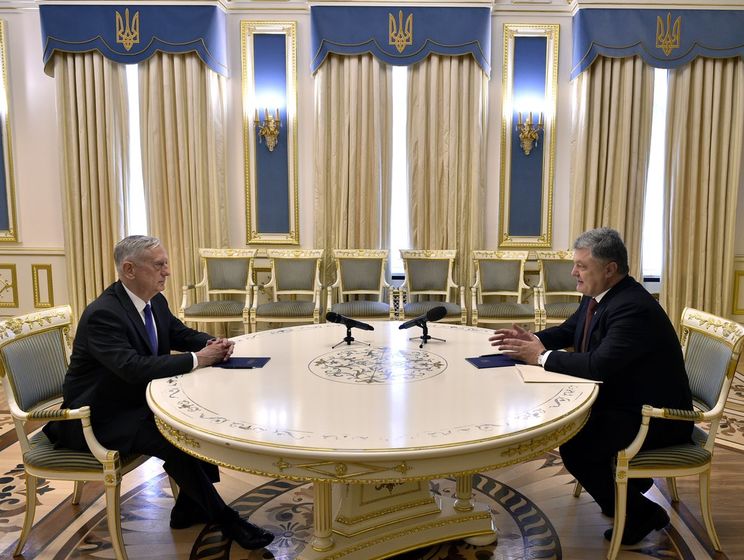 ﻿Порошенко заявив, що Україна готова допомогти США в реалізації нової стратегії щодо Афганістану