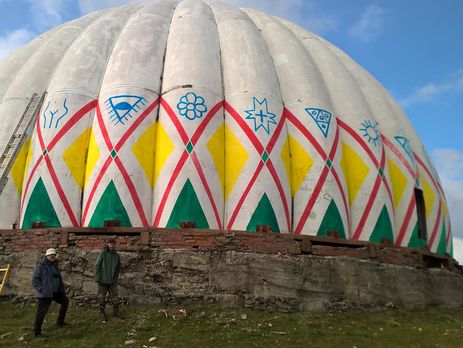 В Черновицкой области купола заброшеной радиолокационной станции раскрасят в виде писанок. Фоторепортаж