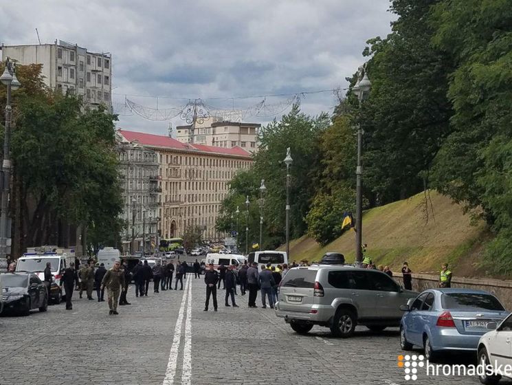 В Киеве вблизи здания Кабмина прогремел взрыв, есть пострадавшие