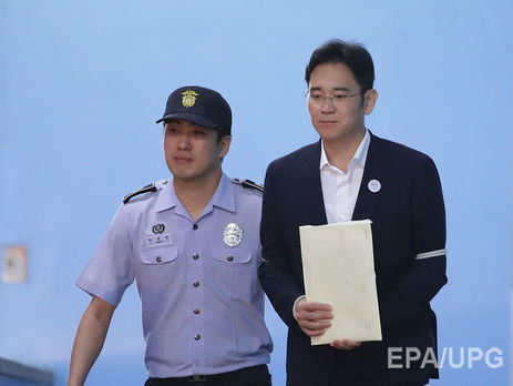 ﻿Віце-президента Samsung Electronics засудили до п'яти років в'язниці