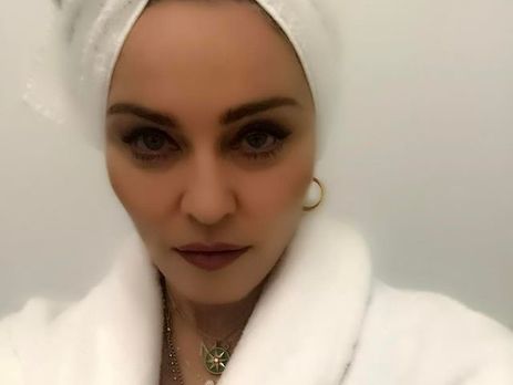 Мадонна празднует пятилетие удочеренных близняшек