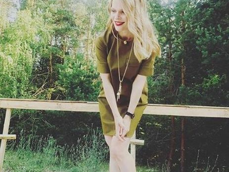 Фреймут показала младшую сестру