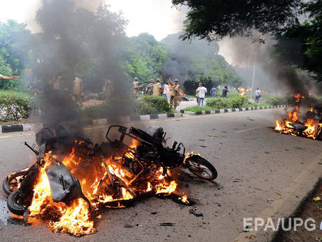 В Индии после приговора духовному лидеру вспыхнули беспорядки: 23 погибших, 2500 арестованных