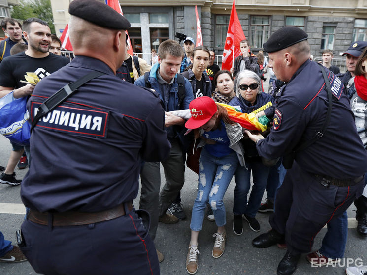 В Москве во время митинга "За свободный интернет" задержали 17 человек