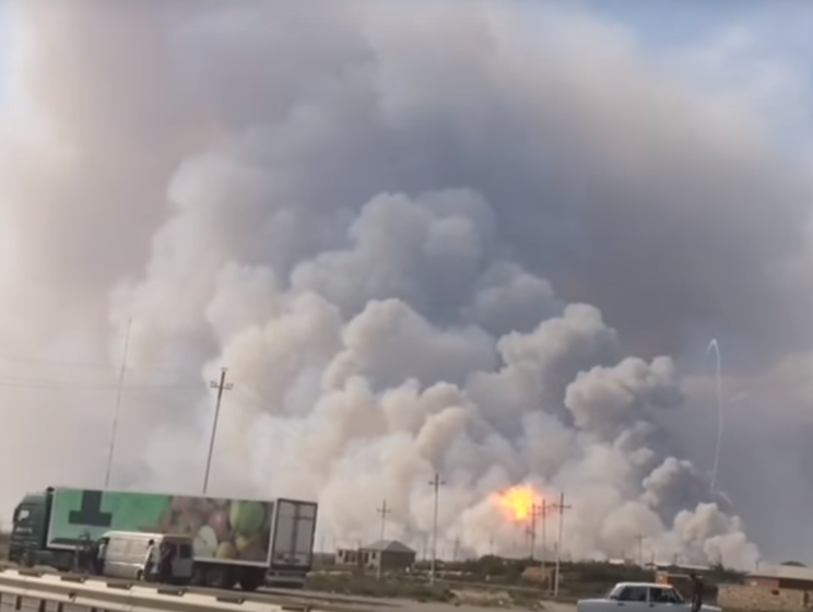 На оружейном складе в Азербайджане начался пожар и прогремел взрыв, жителей близлежащих населенных пунктов эвакуировали