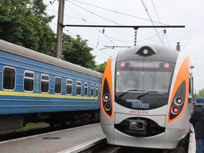 "Укрзалізниця" планирует сократить объем пассажирских перевозок