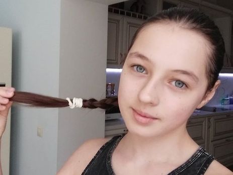 ﻿Дочці Волочкової заплели афрокосички