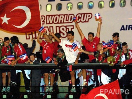 Экс-вратаря сборной Турции по футболу арестовали по подозрению в причастности к попытке переворота 2016 года