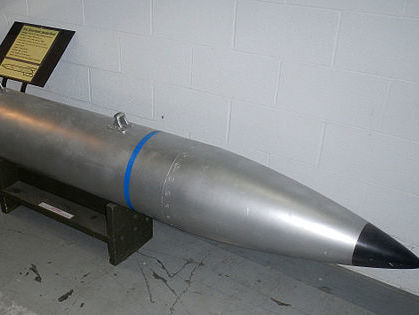 США испытали две ядерные бомбы B61-12 без заряда