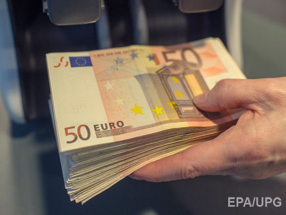 ﻿Курс гривні до євро впав до 30,43 грн/€