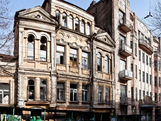 В Киеве обвалился балкон исторического здания