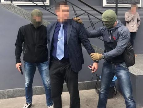 ﻿У Сумах СБУ викрила старшого податкового інспектора, який намагався продати базу даних податкової