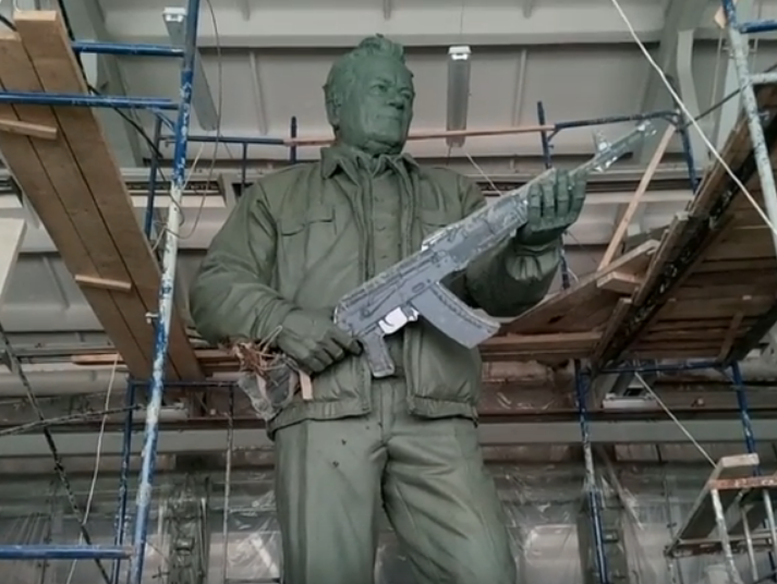 ﻿"Творець зброї добра". У Москві встановлять семиметровий пам'ятник конструкторові Калашникову
