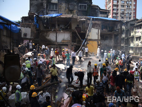 В Индии рухнул шестиэтажный жилой дом, 16 человек погибли. Видео