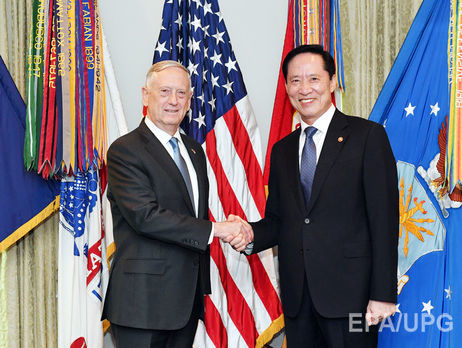 В Южной Корее заявили, что не намерены размещать американское ядерное оружие