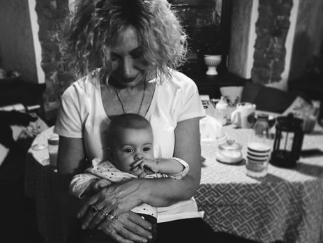 Невестка Васильевой заявила, что ее дочь подхватила вирус Коксаки