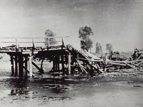 Киевлянка Хорошунова в дневнике 1943 года: Бомбят Полтаву. Беженцы из нее сидят у нас в библиотеке