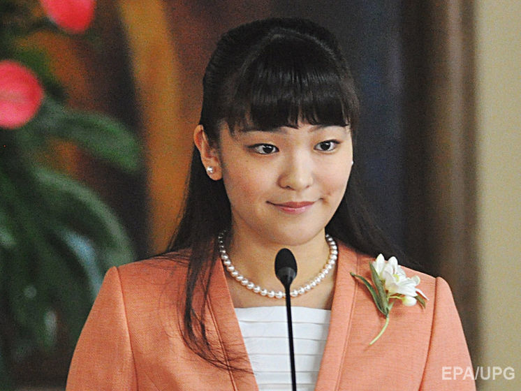В Японии объявили о помолвке принцессы Мако с бывшим однокурсником