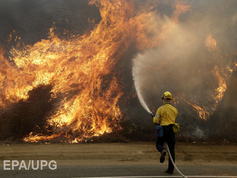 ﻿У Лос-Анджелесі вирують найбільші в історії міста лісові пожежі. Фоторепортаж