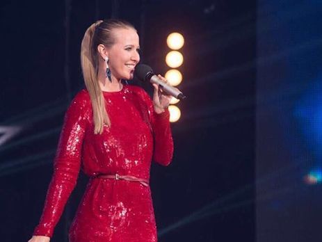 Собчак показала свое архивное фото в школьной форме