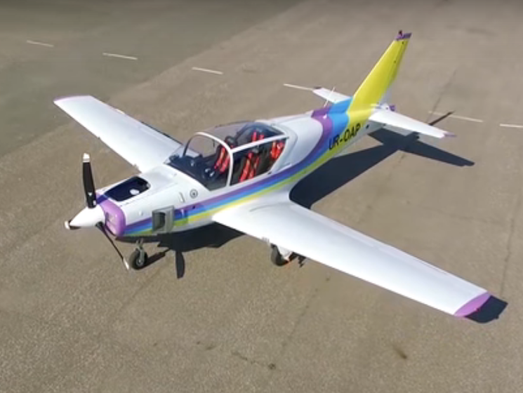 Одесский авиазавод разработал новый легкий самолет "Дельфин". Видео