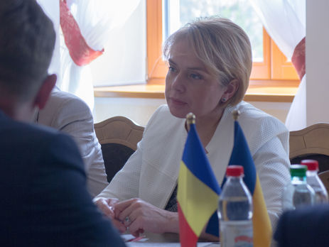 ﻿Гриневич заявила, що підвищення зарплат учителям до чотирьох прожиткових мінімумів можливе до 2025 року