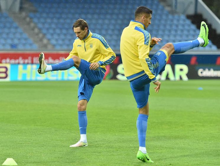 ﻿Збірна України провела тренування перед грою з Ісландією у важких погодних умовах. Відео