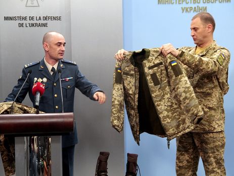 ﻿У Міноборони презентували зразки нової зимової форми для українських бійців. Фоторепортаж