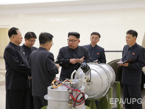 ﻿Пхеньян хоче показати, що знає, що таке справжня ядерна боєголовка – експерт про фото Кім Чен Ина з бомбою