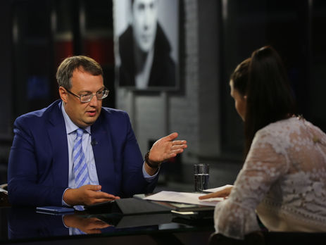 Геращенко: Киселев и Соловьев за деньги продали душу дьяволу. Потому что пропаганда начинается с заявлений по ТВ, а заканчивается гибелью тысяч человек