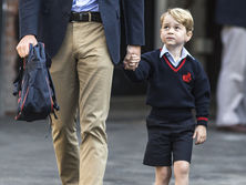 Принц Уильям проводил сына Джорджа в школу в его первый день. Фоторепортаж