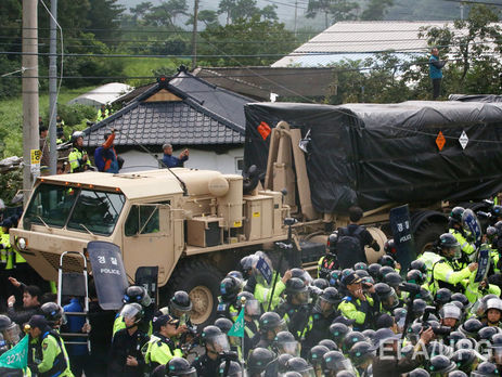 ﻿У Південній Кореї пройшли масові протести після розгортання нових протиракетних установок THAAD. Фоторепортаж