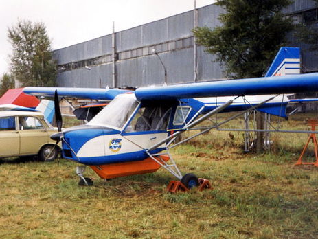 ﻿У Балаклії літак пролетів над військовою частиною, військові відкрили вогонь – поліція