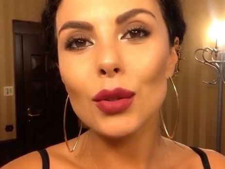 Каменских выпрямила волосы и остригла челку