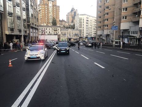 Пострадавшую в результате взрыва авто в центре Киева оперировали четыре бригады хирургов
