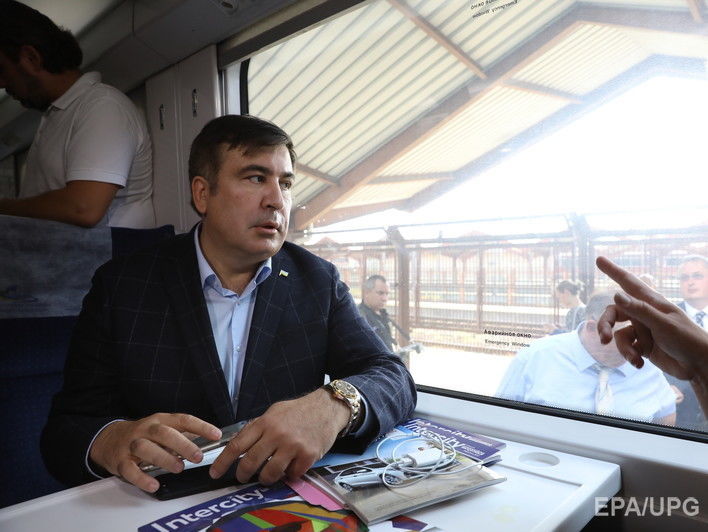 Саакашвили: Порошенко приказал главе "Укрзалізниці" остановить поезд