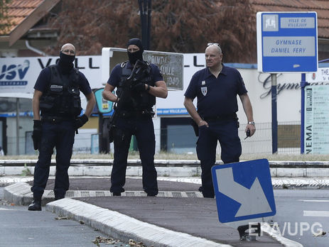 Во время стрельбы на вокзале во Франции погибло четыре человека, среди них – два ребенка